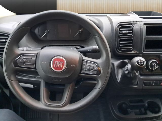 Camper van ROLLER TEAM Livingstone K2 Hubbett,Markise,Tempomat