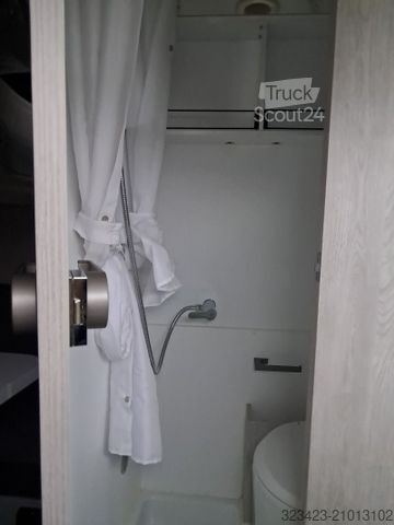 Camper van ROLLER TEAM Livingstone K2 Hubbett,Markise,Tempomat