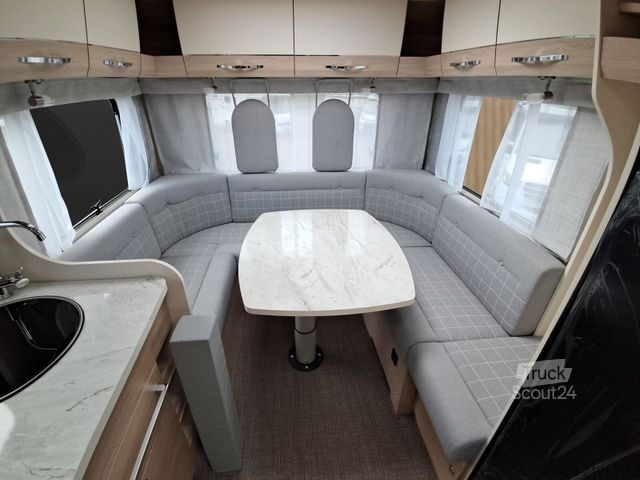 Capucine EURAMOBIL Activa One AO 650 HS Travel Pakete, Automatik