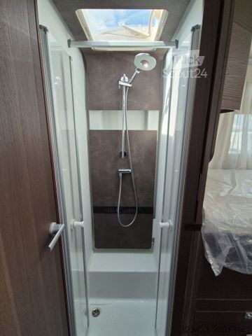 Camping-car semi-intégré ADRIA Coral Supreme 670 DL Markise,Radio,RFK,Alde,LED