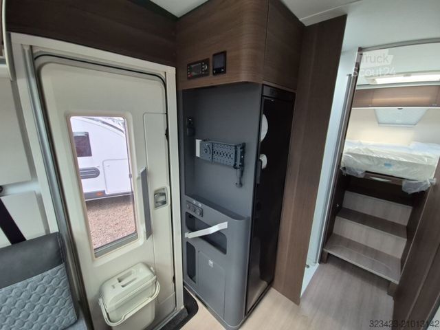 Camping-car semi-intégré ADRIA Coral Supreme 670 DL Markise,Radio,RFK,Alde,LED