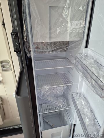 Camping-car semi-intégré ADRIA Coral Supreme 670 DL Klimaauto, LED, Navi, RFK