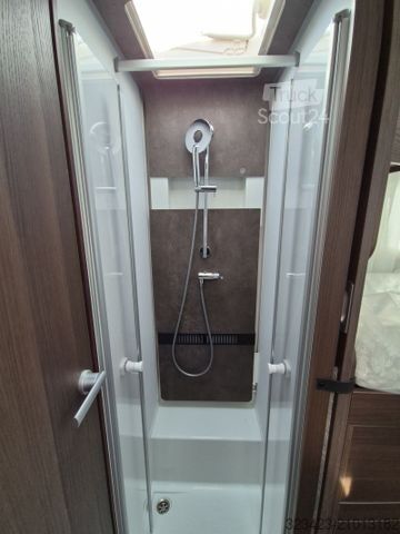 Camping-car semi-intégré ADRIA Coral Supreme 670 DL Klimaauto, LED, Navi, RFK