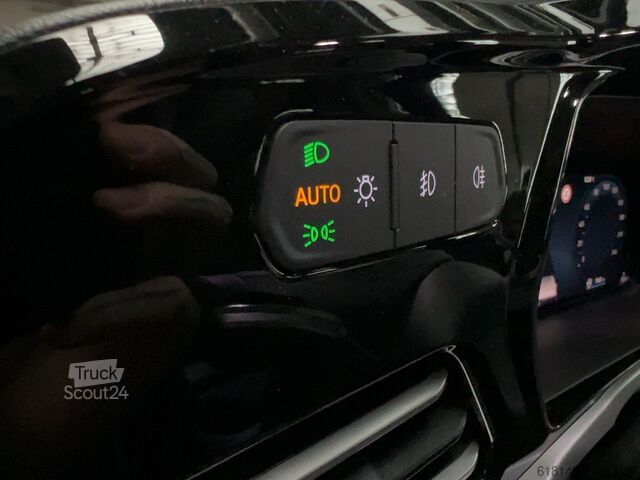 Minibus FORD TOURNEO CONNECT (L1) Titanium 84 kW