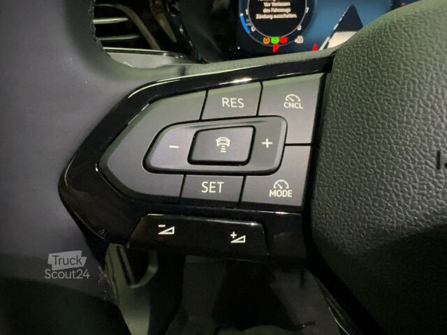 Minibus FORD TOURNEO CONNECT (L1) Titanium 84 kW