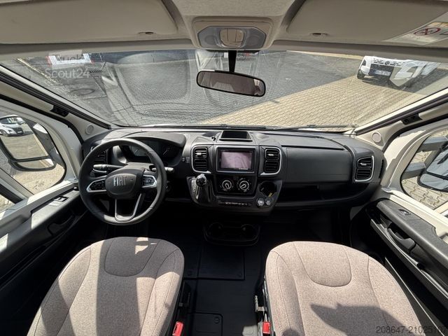 Semi-integrated camper BÜRSTNER Lyseo TD 744 *Automatik*Dachklima*Solar*Backofen