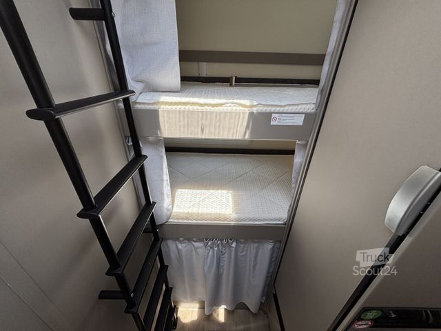 Camping-car semi-intégré BÜRSTNER Campeo TD 676 G *Automatik*Markise*Winterpaket*