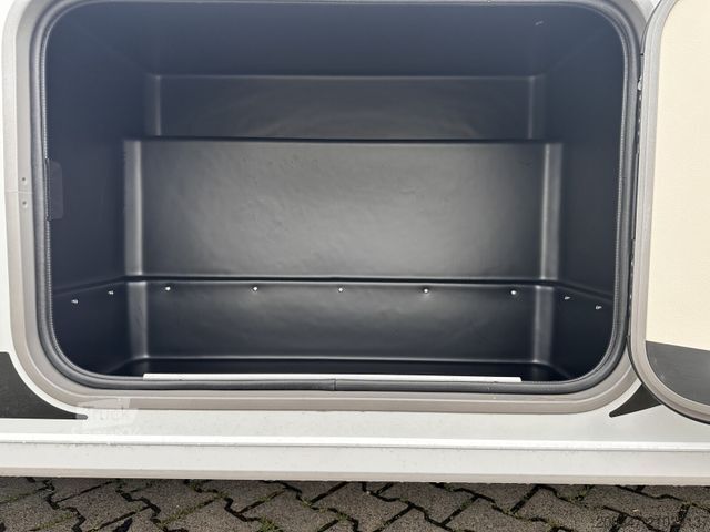 Camping-car semi-intégré BÜRSTNER Campeo TD 590 *Heckbad*Hubbett*Diesel 90L*Flex*