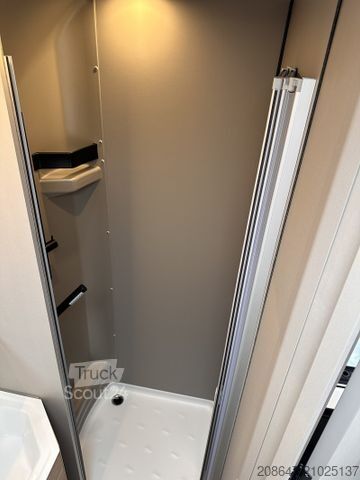 Camping-car semi-intégré BÜRSTNER Campeo TD 590 *Heckbad*Hubbett*Diesel 90L*Flex*