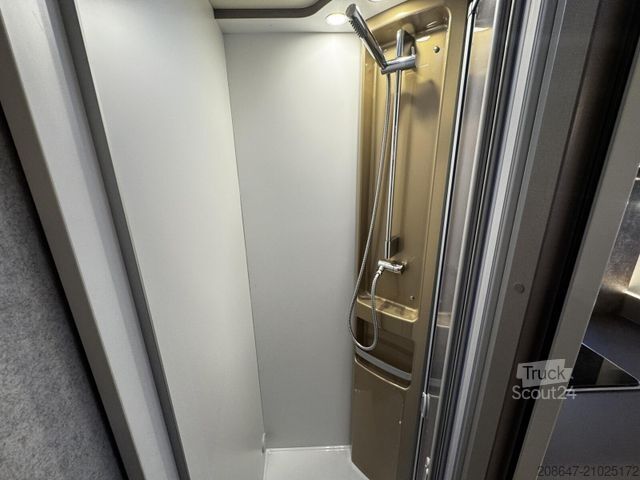 Camping-car semi-intégré BÜRSTNER Lyseo TD 744 *Automatik*Hubbett*4.250 kg*