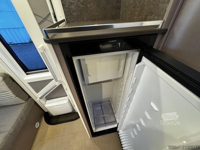 Camping-car semi-intégré BÜRSTNER Lyseo TD 744 *Automatik*Hubbett*4.250 kg*