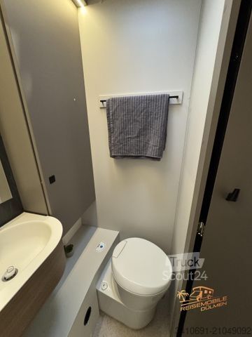 Półzintegrowany kamper LMC Cruiser 750 EF Sicherheits-Paket Automatik RFK