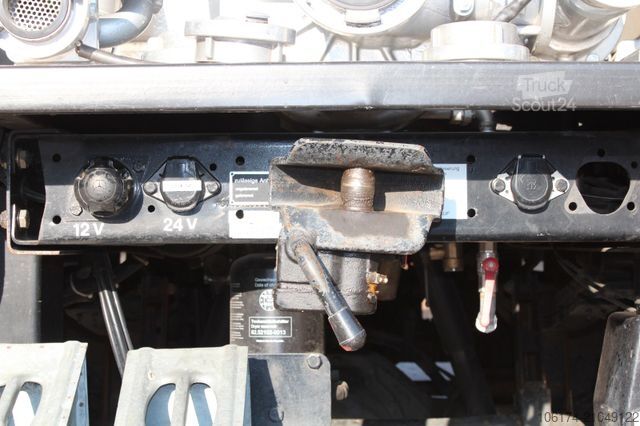 Autre MERCEDES-BENZ 917 AF 4x4 Single Bereift LF8/6 DOKA ABS *TOP *