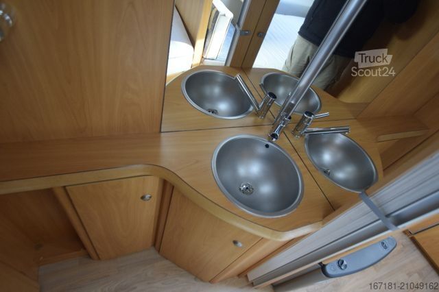 Caravane CHATEAU Calista 400 ATF mit Vorzelt