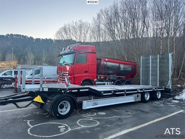 Low loader Fliegl DTS 300 Machinery Trailer – Hydraulic Ramps
