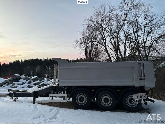 Rimorchio a triplo asse Ovox  Ovox triple-axle trailer