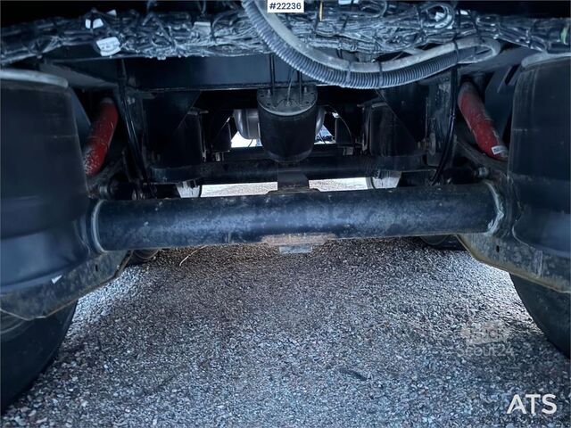 Rimorchio a triplo asse Ovox  Ovox triple-axle trailer