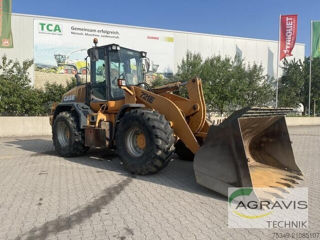 Dvoriščni nakladalnik Case IH 721 E