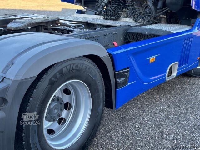 Τυπική μονάδα τράκτορα  Actros 1848 LS