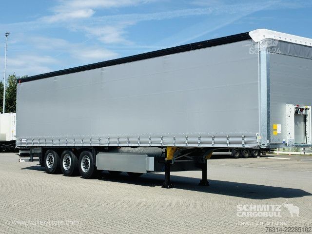 Auflieger mit Pritsche & Plane Schmitz Cargobull Curtainsider Standard Getränke