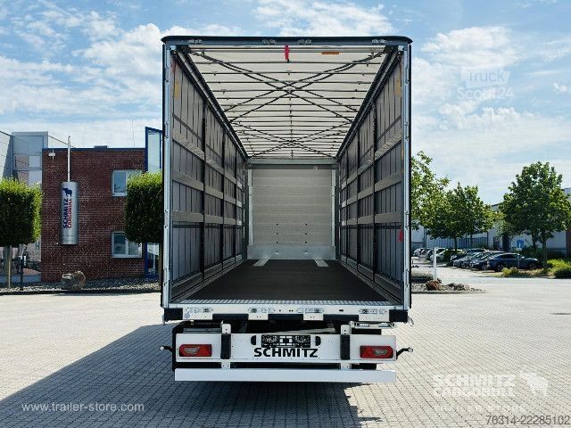 Auflieger mit Pritsche & Plane Schmitz Cargobull Curtainsider Standard Getränke
