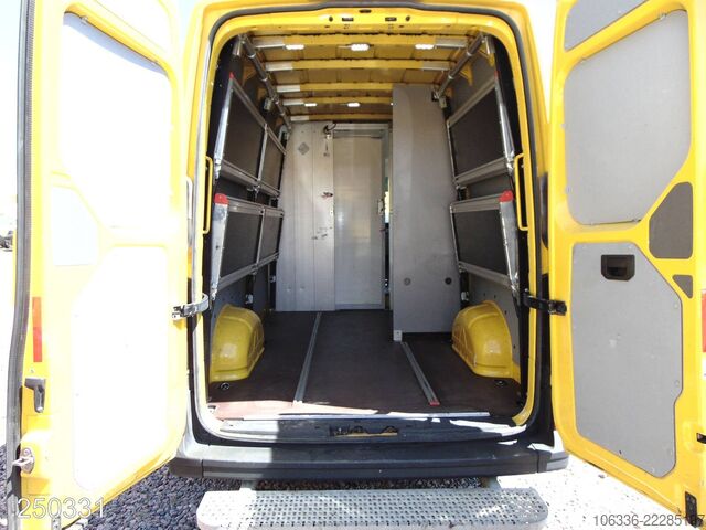 Dubă cu acoperiș înalt VOLKSWAGEN CRAFTER 35 2.0 TDI DSG *KLIMA*REGALSYSTEM*KAMERA