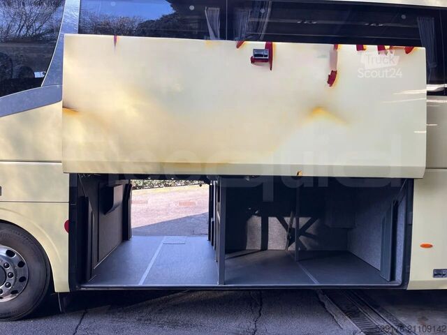 Autobus za međugradski prevoz Irizar i6