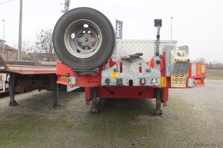 Alçak yataklı yarı römork inşaat makinesi taşımak için komodo carrellone 3assi rampe ribassato pianale