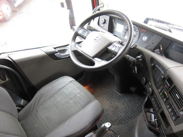 Véhicule tracteur volume VOLVO FH 460 XL Mega 2xtank Hydrauliek VEB+