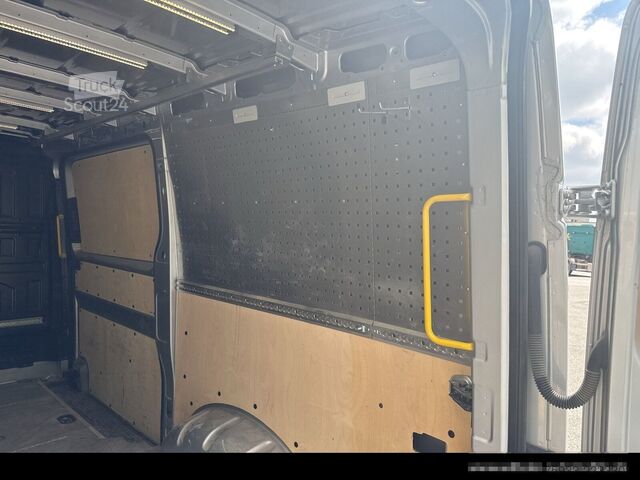 Furgon blaszak VOLKSWAGEN VW Crafter Kasten Klima/Kamera/AHK