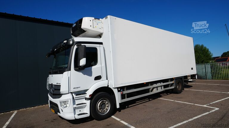 Kühl-/Tiefkühltransport Mercedes-Benz Antos 2027 frigo truck with CARRIER SUPRA 850