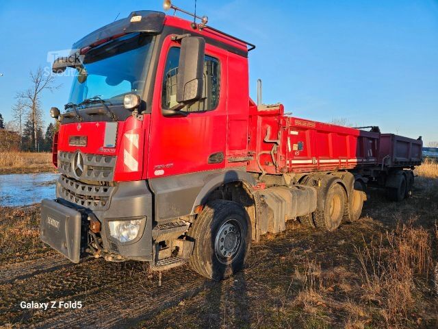 Camion ribaltabile trilaterale MERCEDES-BENZ 2642 6x4 K Blatt / Blatt. Automatik