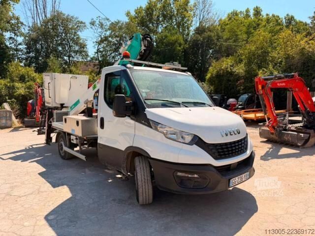 فان Iveco 35S140.  19.5 M