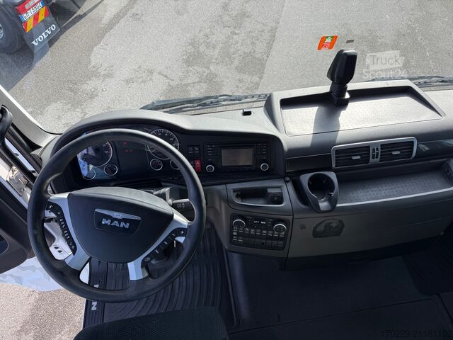 Tracteur routier standard MAN TGX 18.560