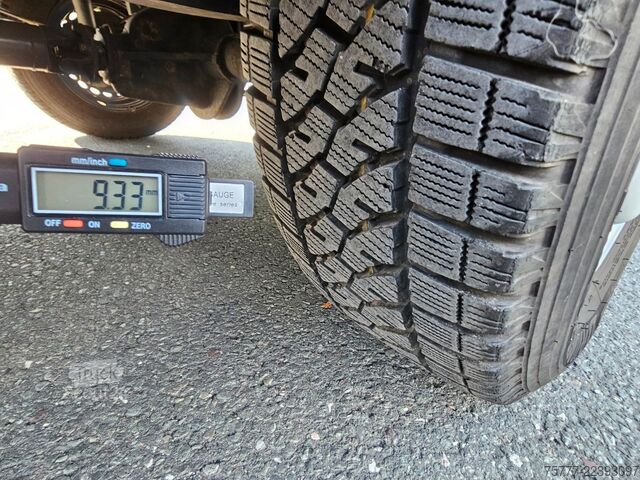 Komercijalno vozilo sa visokim krovom IVECO Daily 35-120 Kastenwagen - L2H2 - Klima - Navi