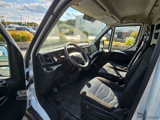 Komercijalno vozilo sa visokim krovom IVECO Daily 35-120 Kastenwagen - L2H2 - Klima - Navi