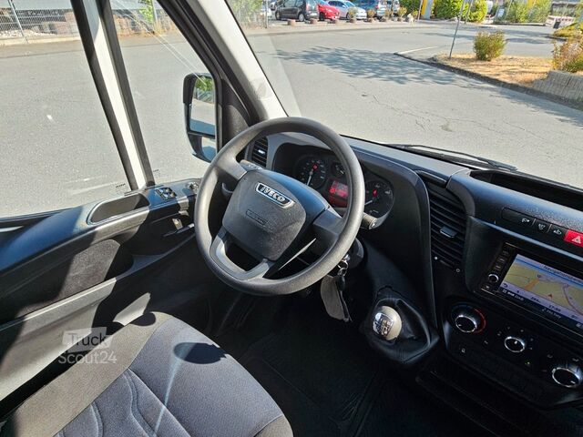 Komercijalno vozilo sa visokim krovom IVECO Daily 35-120 Kastenwagen - L2H2 - Klima - Navi