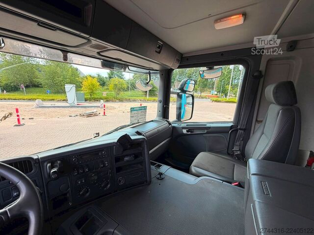 Ladbil med lad SCANIA P230
