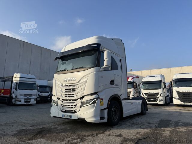 Standard tractor unit Iveco SWAY 570