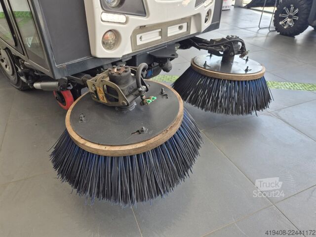 Barredora Johnston C200/201 Compact Sweeper