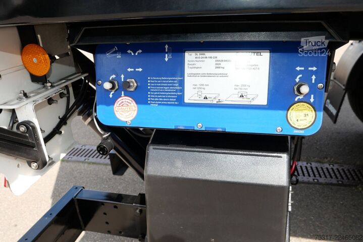 Semi-remorque bâchée KRONE SZP 18 / CITY TRIDEC /LBW 2000 kg / BPW / LIFT