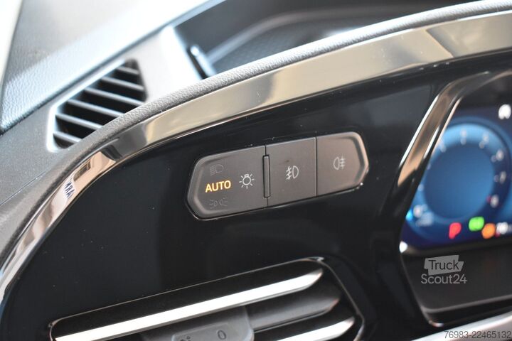 Lakóautó FORD Tourneo Connect 1.5 EcoBoost Aut. Titanium Camp