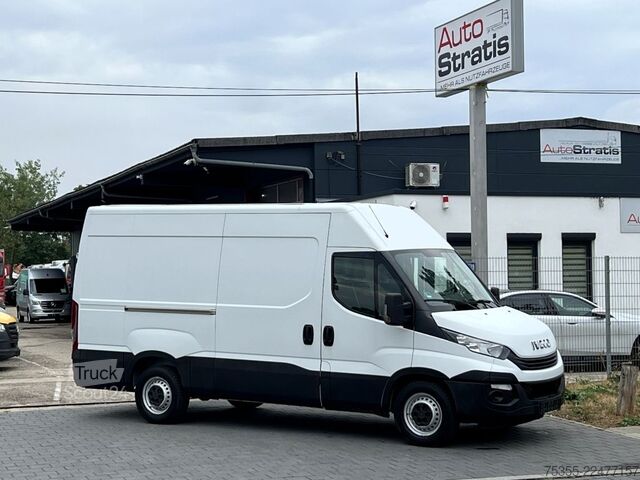 Magas tetős furgon IVECO Daily 35S12 Klimaanlage 3-Sitzer 270° Hecktüren