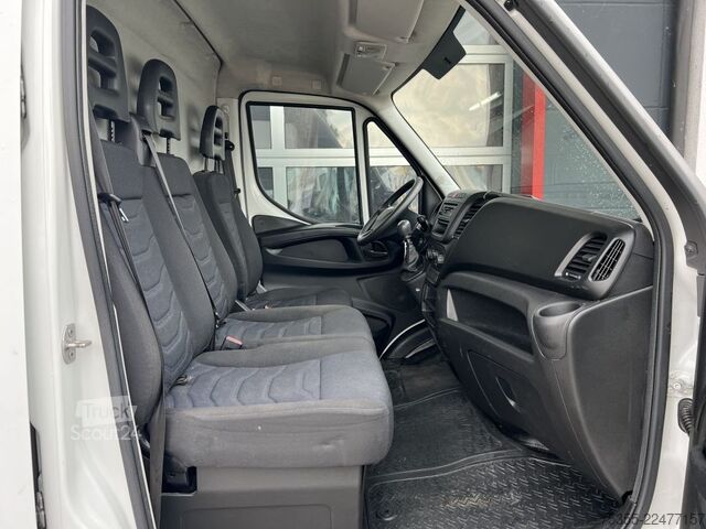 Magas tetős furgon IVECO Daily 35S12 Klimaanlage 3-Sitzer 270° Hecktüren