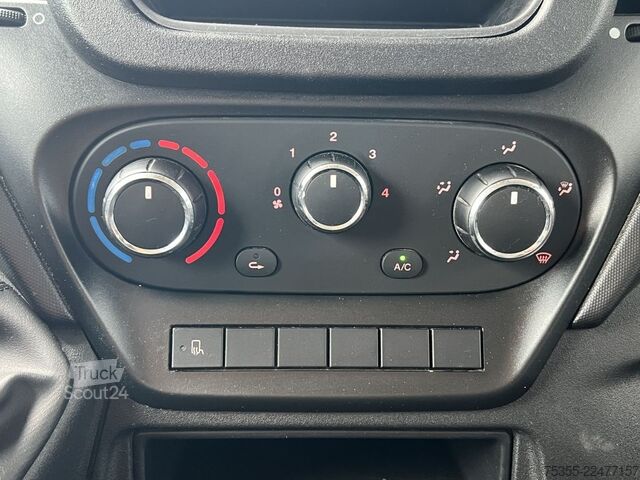 Magas tetős furgon IVECO Daily 35S12 Klimaanlage 3-Sitzer 270° Hecktüren