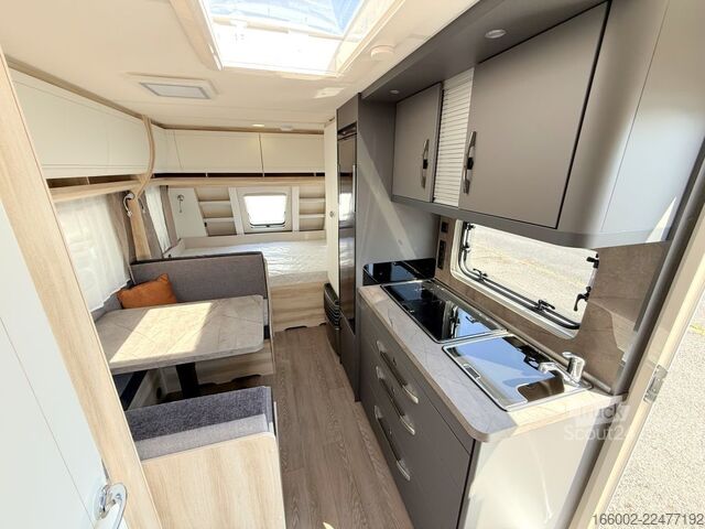 Caravana HOBBY De Luxe 490 KMF Modelljahr 2027 ausgestellt!