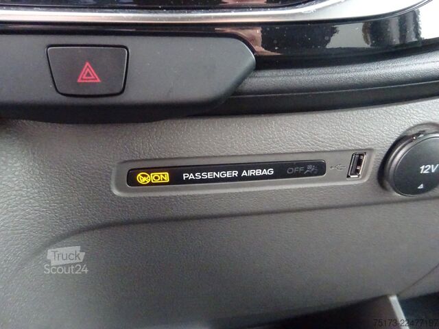 Microbuz FORD Transit Kombi 350 L2H2 Trend Autm SYNC4 ACC Kam