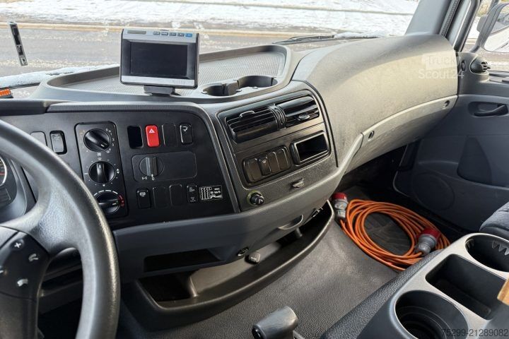 Camión frigorífico Mercedes-Benz Atego 1022 4x2 Kühlkoffer+HB / Swiss-Vehicle