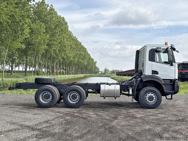 Chassis med førerhus Iveco T-Way AD380T47WH-3800 Chassis Cabin (13 units)