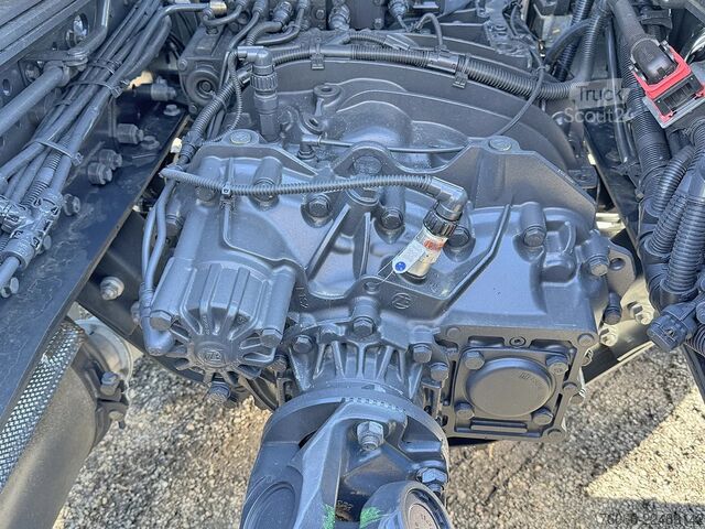 Standard-SZM Iveco T-Way AT720T47TH Tractor Head (10 units)